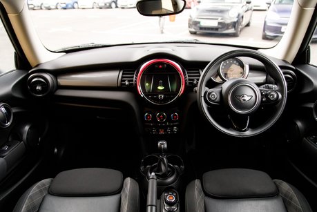 Mini Hatch COOPER