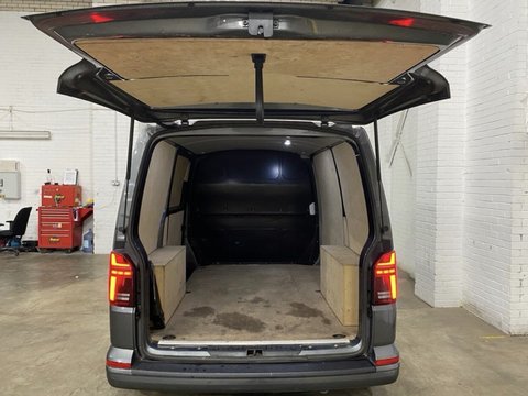Volkswagen Transporter T30 TDI P/V HIGHLINE 7