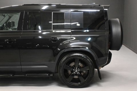 Land Rover Defender 3.0 Defender HSE D MHEV Auto 4WD 5dr 40