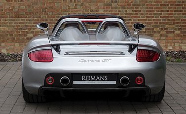 Porsche Carrera GT 15