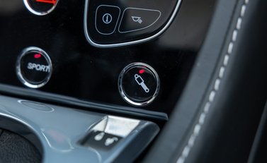 Aston Martin V12 Vantage S Roadster 27