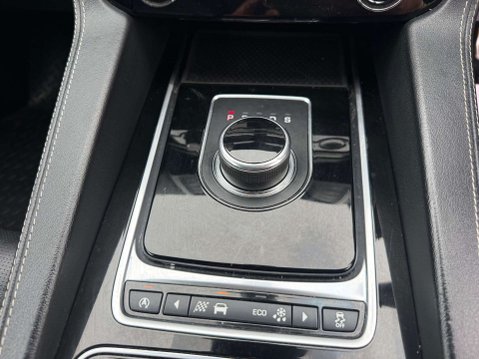 Jaguar F-Pace 2.0 F-PACE R-Sport AWD D Auto 4WD 5dr 34