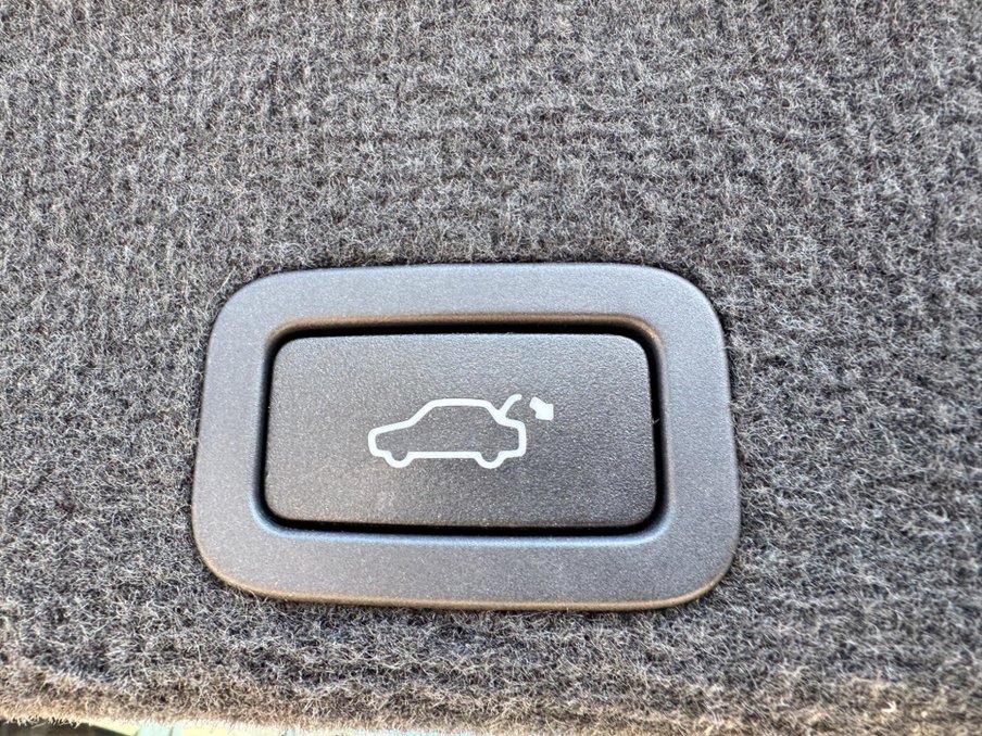 2014 Volvo XC60 — image 29