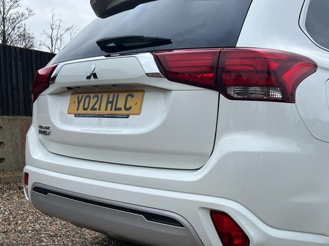 Mitsubishi Outlander PHEV DYNAMIC 18