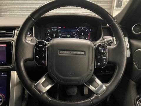 Land Rover Range Rover 3.0 SD V6 Vogue Auto 4WD Euro 6 (s/s) 5dr 40