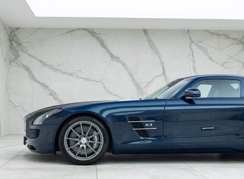Mercedes-Benz SLS AMG 27