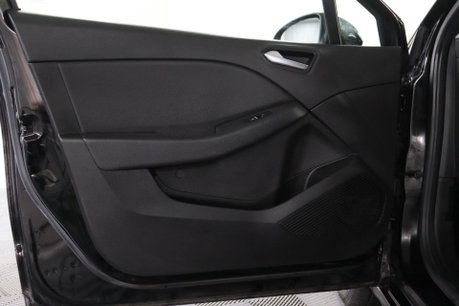 Renault Clio ICONIC TCE BOSE 43
