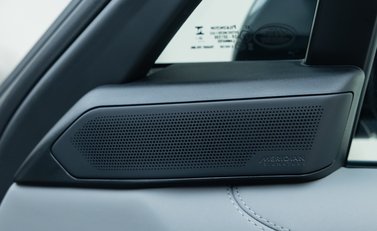 Land Rover Range Rover P615 SV LWB 32