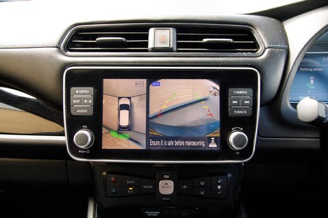 Nissan LEAF N-CONNECTA 30