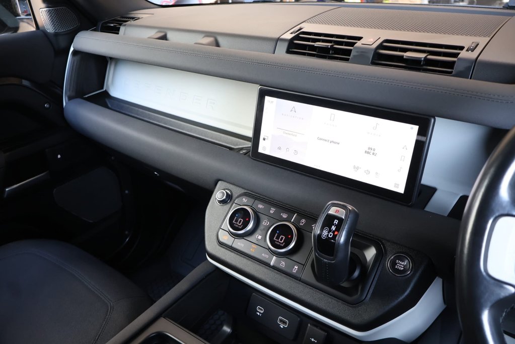 Land Rover Defender 90 HARD TOP MHEV GENUINE REAR SEATS FITTED COST 6K PLUS VAT AT DEALER 17