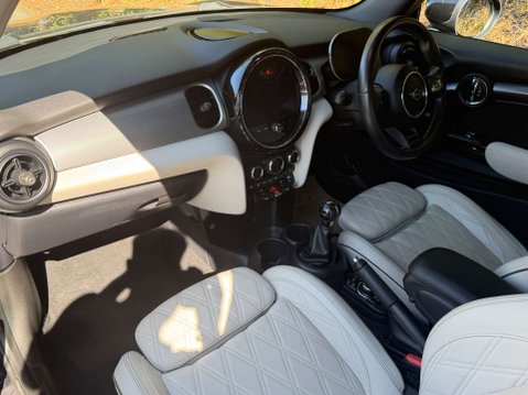 Mini Hatch 1.5 Cooper Exclusive 3dr 4