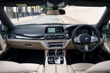 BMW 7 Series M760LI XDRIVE 16