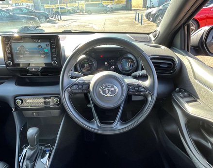 Toyota Yaris 1.5 Yaris Dynamic HEV CVT 5dr 19