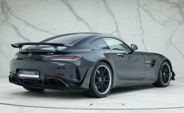 Mercedes-Benz AMG GT R PRO 3