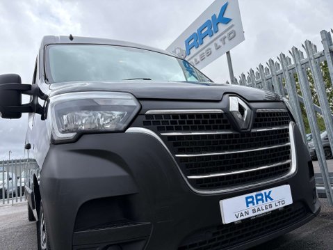 Renault Master 2.3 dCi 35 Business+ Panel Van 4dr Diesel Manual FWD LWB Medium Roof Euro 6 11