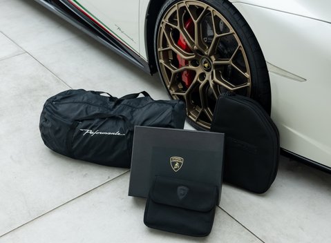 Lamborghini Huracan Spyder LP640-4 Performante 39