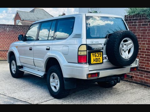 Toyota Land Cruiser Colorado 3.0 D-4D GX SUV 5dr Diesel Automatic (8 Seat) (279 g/km, 161 bhp) 8