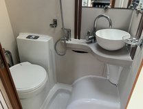 Elddis Majestic 254 2 Belt|4 Berth|Transverse Island Bed|Kitchen|Bathroom|Large Fridge Freezer 20