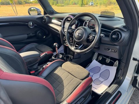 Mini Hatch 2.0 John Cooper Works Euro 6 (s/s) 3dr 42