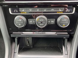 Volkswagen Golf 2.0 Golf R TSi 4WD 5dr 57