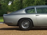 Aston Martin DB6 MANUAL 11