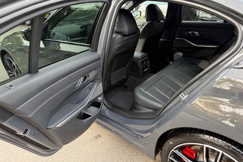 BMW 3 Series 330E M SPORT PHEV -VISIBILITY/TECH/PRO PACKS - HARMAN KARDON 20