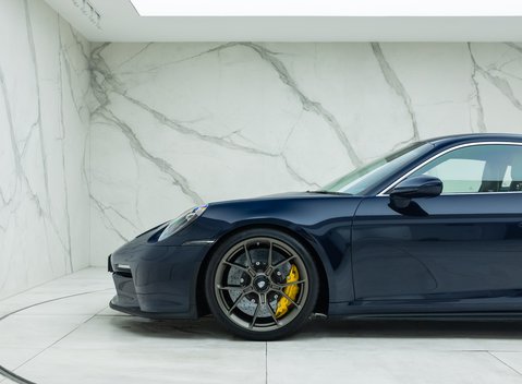 Porsche 911 GT3 TOURING (992) 32