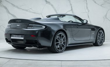 Aston Martin V12 Vantage S ROADSTER 5