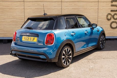 Mini Hatch COOPER EXCLUSIVE
