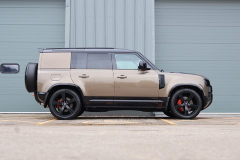 Land Rover Defender 110 D300 HARD TOP X MHEV HUGE FACTORY SPEC SEEKER STYLED WITH SEATS  7