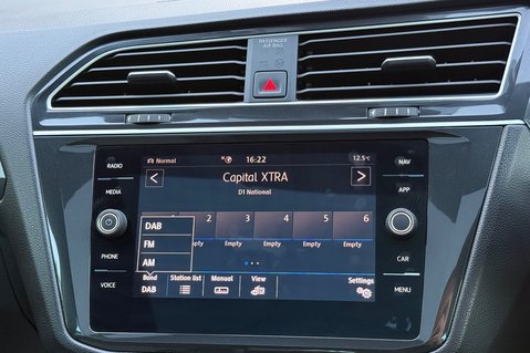 Volkswagen Tiguan R-LINE TECH TDI 4MOTION DSG -TOWBAR -ELECTRIC TAILGATE -KEYLESS -CARPLAY 50