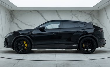 Lamborghini Urus PERFORMANTE 5