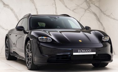 Porsche Taycan 4 Cross Turismo 1