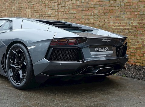 Lamborghini Aventador LP 700-4 16