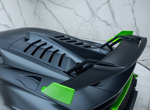 Lamborghini Huracan STO 27