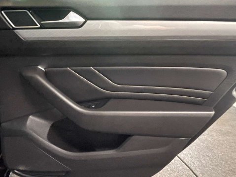 Volkswagen Passat 1.6 Passat SEL TDI Semi-Auto 4dr 26