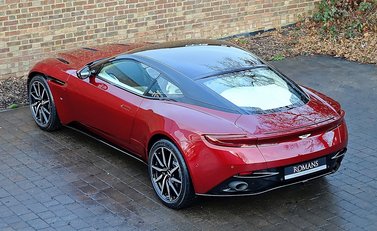 Aston Martin DB11 Launch Edition 13