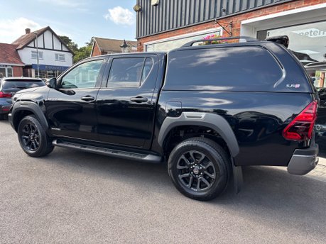 Toyota Hilux 2.8 D-4D Invincible X Pickup Double Cab 4dr Diesel Auto 4WD Euro 6 (204 ps) 8