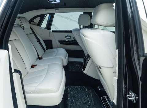 Rolls-Royce Phantom VIII 18