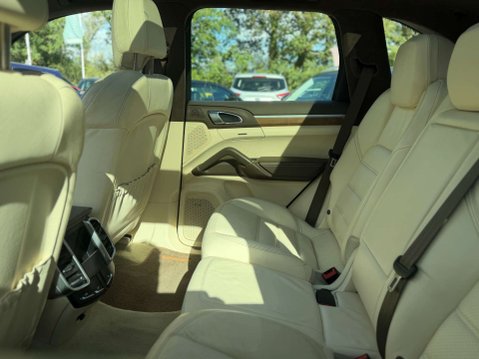 Porsche Cayenne 4.8 Cayenne V8 T Tip S 4WD 5dr 16