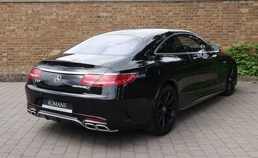 Mercedes-Benz S63 AMG Coupe 25