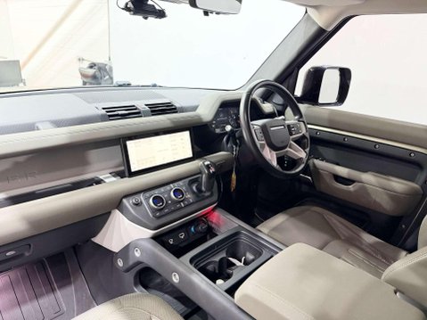 Land Rover Defender 2.0 SD4 S SUV 5dr Diesel Auto 4WD Euro 6 (s/s) (240 ps) 6