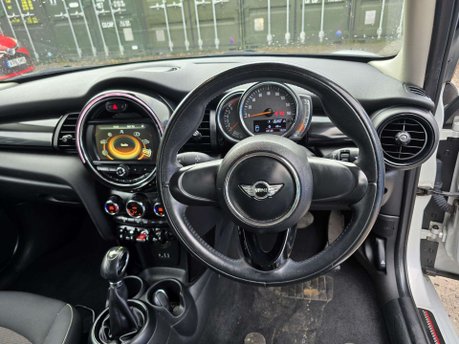 Mini Hatch 1.5 Cooper Hatchback 5dr Petrol Steptronic Euro 6 (s/s) (136 ps) 34