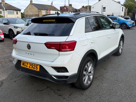 Volkswagen T-Roc DESIGN TSI 5