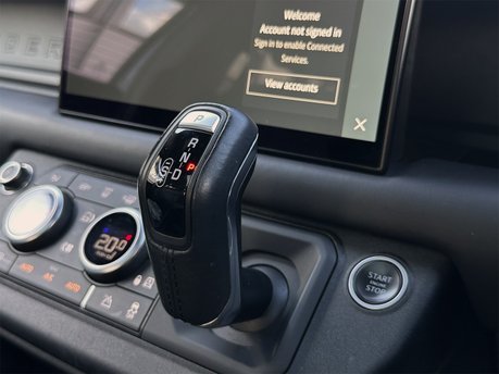 Land Rover Defender V8 71