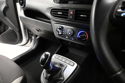 Hyundai i10 1.0 i10 SE Connect MPI Auto 5dr 28