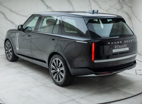 Land Rover Range Rover D350 AUTOBIOGRAPHY LWB 12
