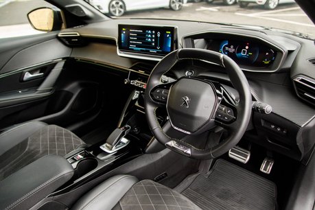 Peugeot 208 GT PREMIUM