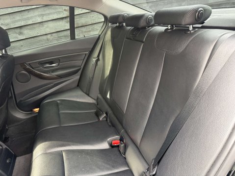 BMW 3 Series 2.0 320d Luxury Auto 4dr 40