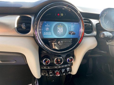 Mini Hatch 1.5 Cooper Exclusive Hatchback 5dr Petrol Steptronic Euro 6 (s/s) (136 ps) 18